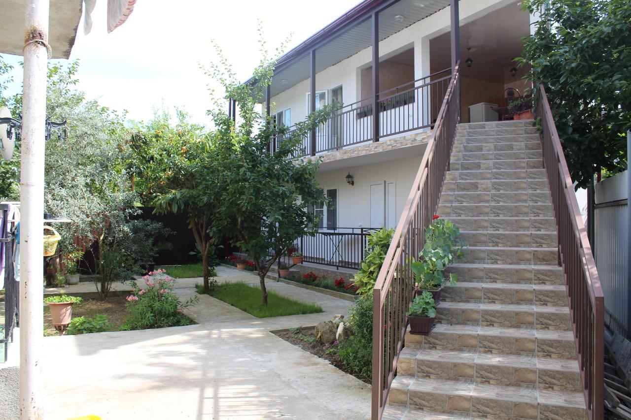 Guest House U Aleny Gagra Extérieur photo