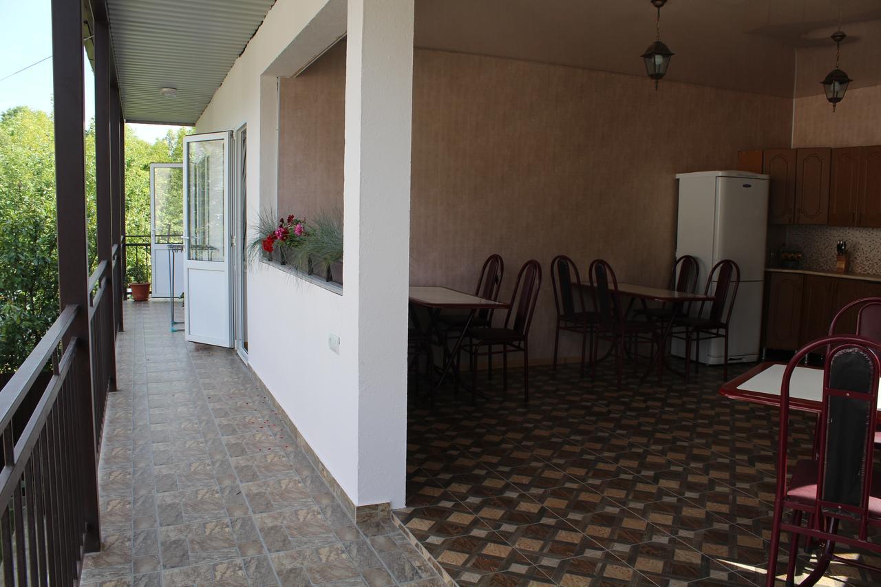 Guest House U Aleny Gagra Extérieur photo